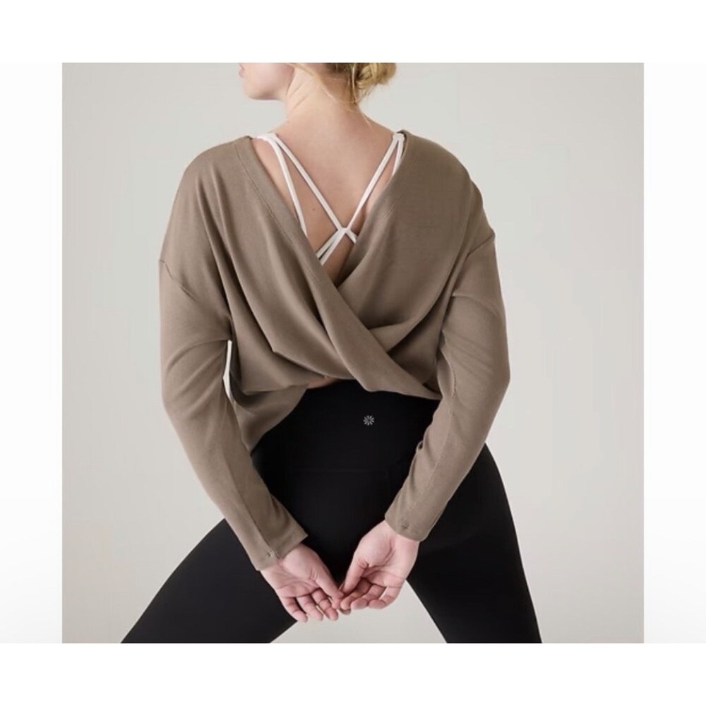 Athleta S Small Presence Twist Sweatshirt Beige Lounge Cozy Ribbed Open Back